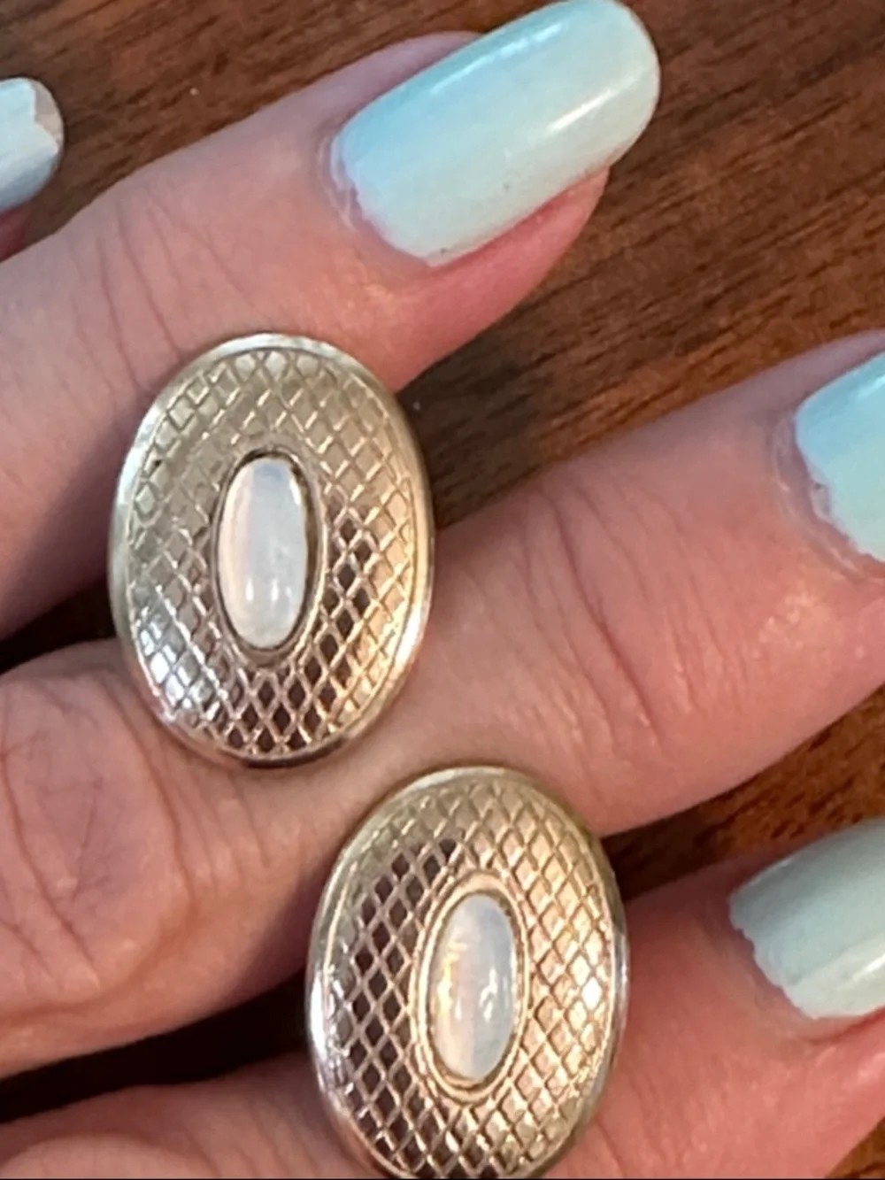 Vintage Mid Century Gold Tone Oval Cufflinks with Mother-of-Pearl‎ Inset